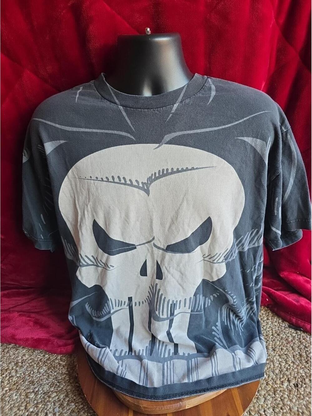 Punisher Comic Detail T-shirt Size XL Awesome Rare OOP Full Front Print Costume